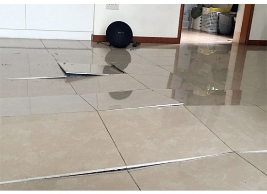 Làm Sao Để Nhận Biết Gạch Chất Lượng Kém? 7 Dấu Hiệu Cần Tránh Khi Mua Gạch Ốp Lát